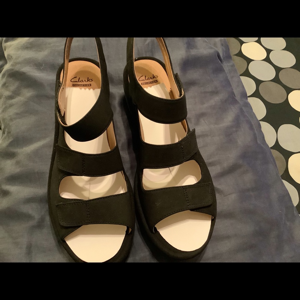 Clarks comfort sandals in black.